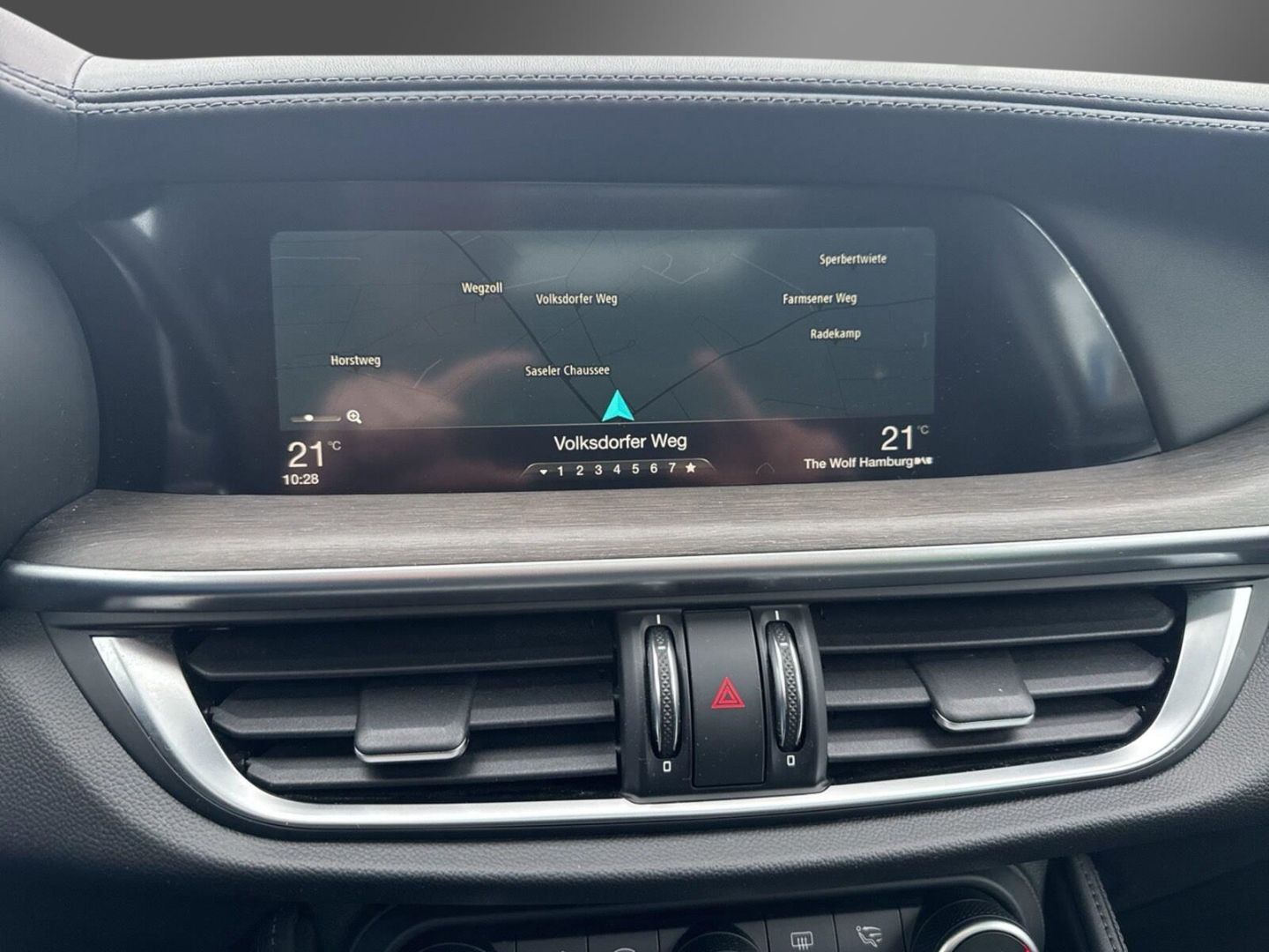 Fahrzeugabbildung Alfa Romeo Stelvio Super Q4 -Panoramadach-Xenon-AHK-