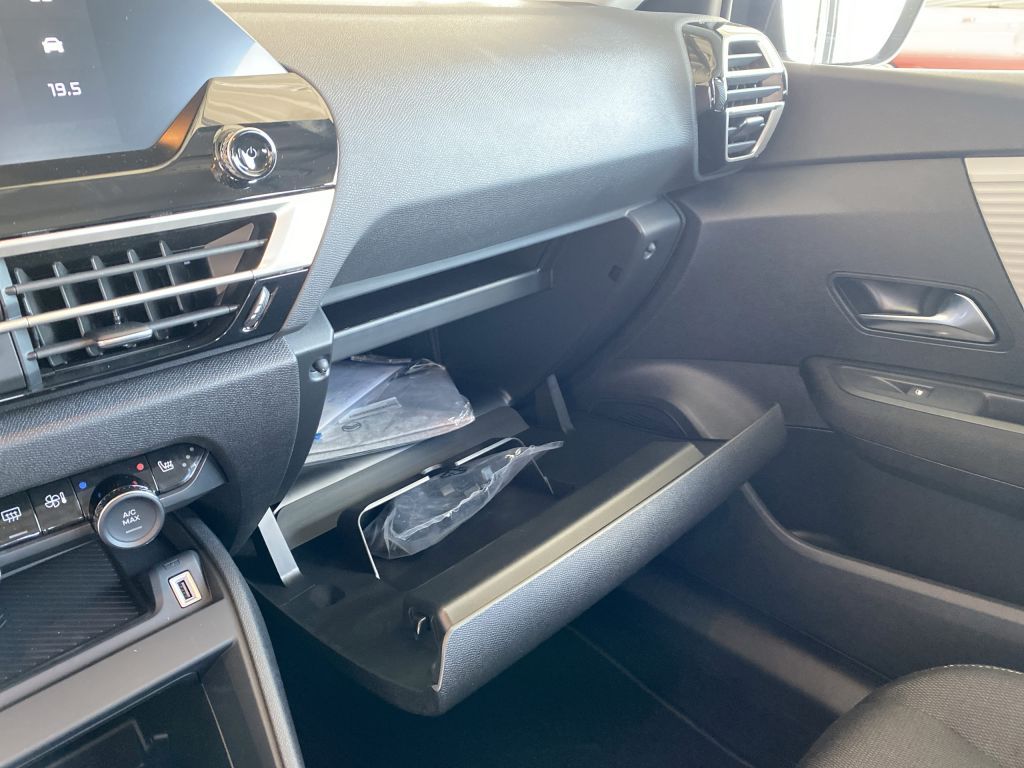 Fahrzeugabbildung Citroën C4 Hybrid 145 PLUS *Allwetterreifen*beh. Frontsc