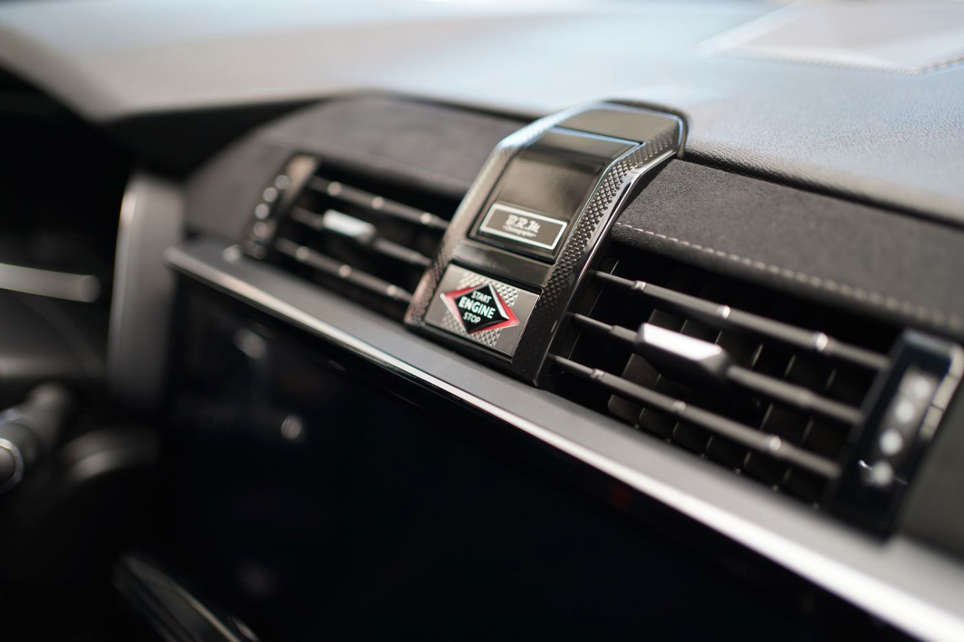 Fahrzeugabbildung DS Automobiles DS7 BlueHDi 130 EAT8 Performance Line+ Focal Nav
