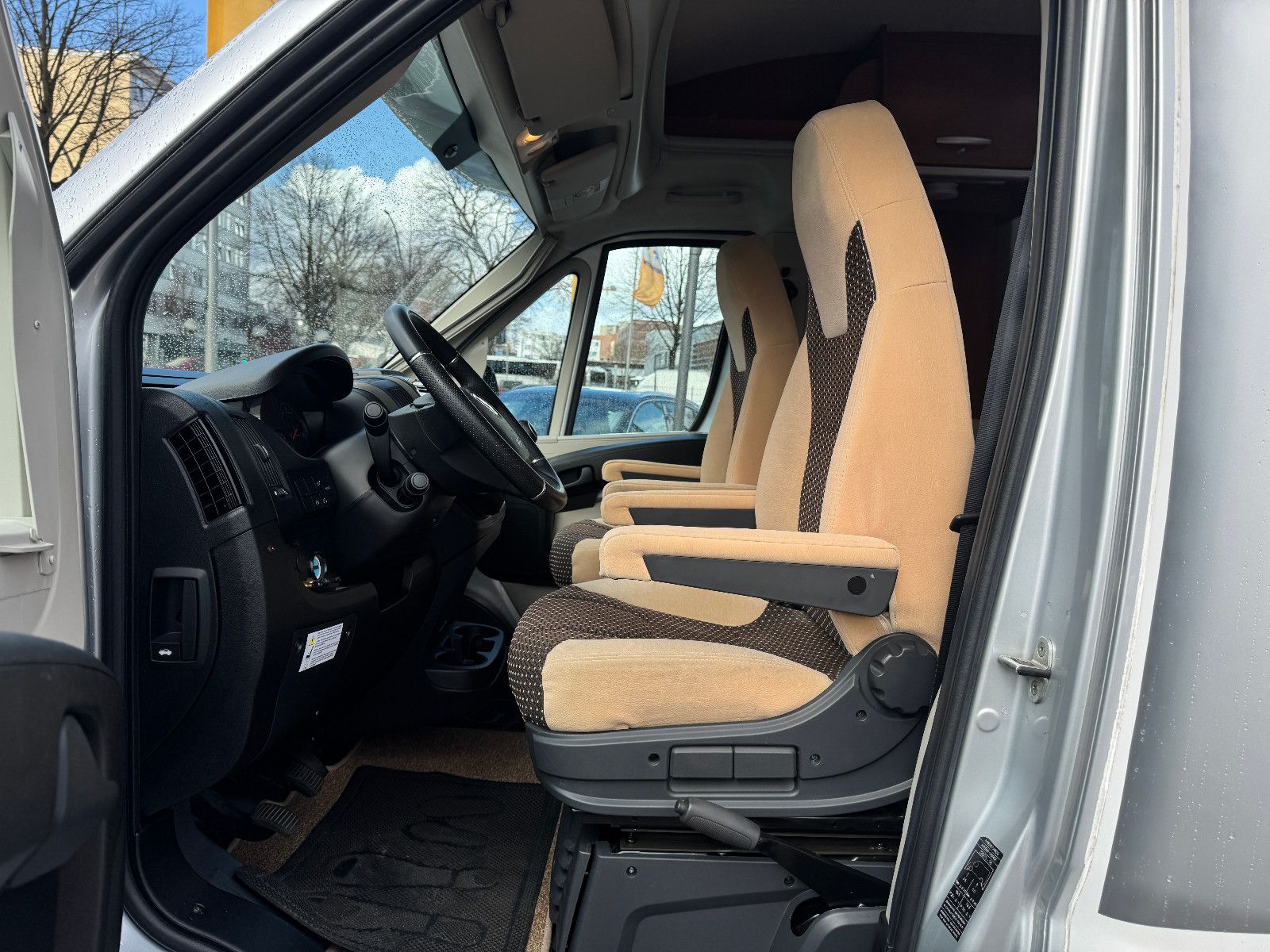 Vehicle image Miller TORONTO FIAT DUCATO SOLAR 2X TV SAT LUFTFEDER
