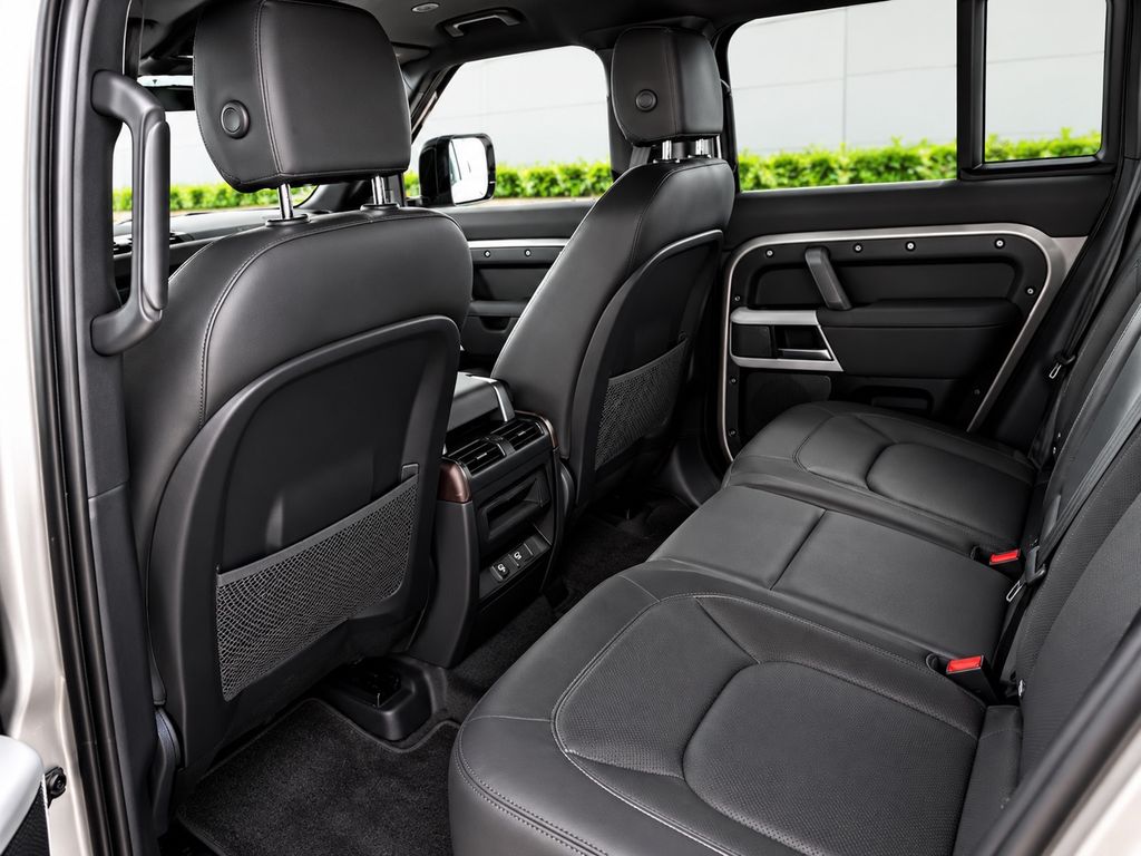 LAND-ROVER Defender 2022