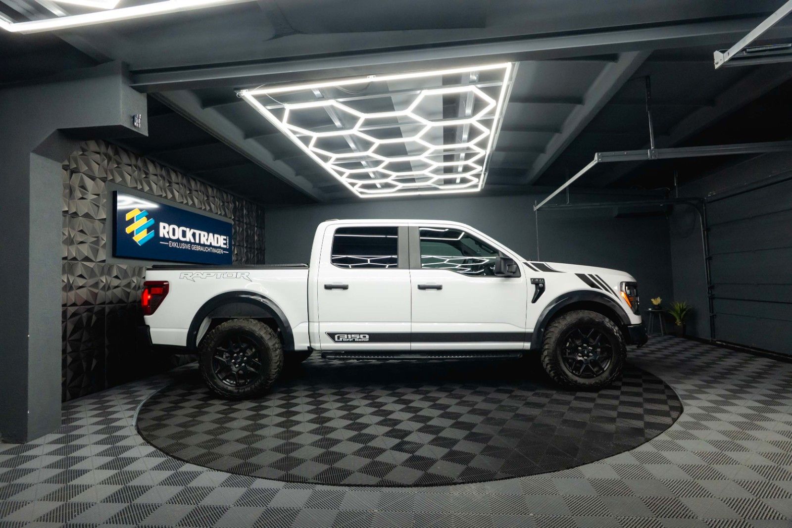Fahrzeugabbildung Ford F150 5.0L V8 4x4 Offroad SuperCrew RAPTOR 19%