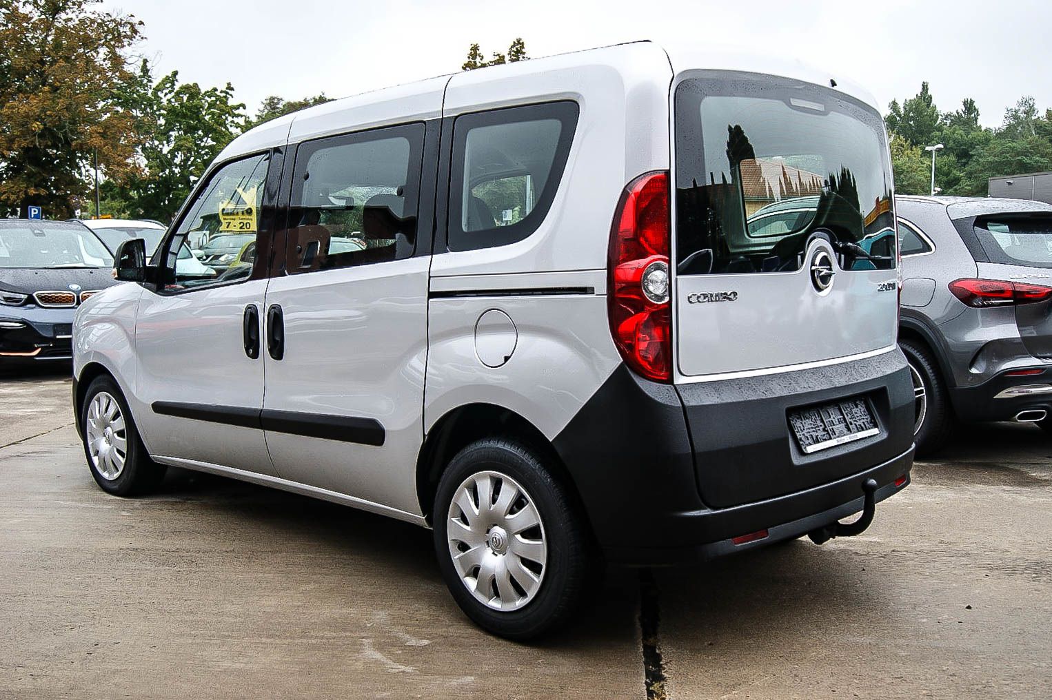 Fahrzeugabbildung Opel Combo D Selection L1H1 5-SITZE SCHIEBETÜREN 1.HD