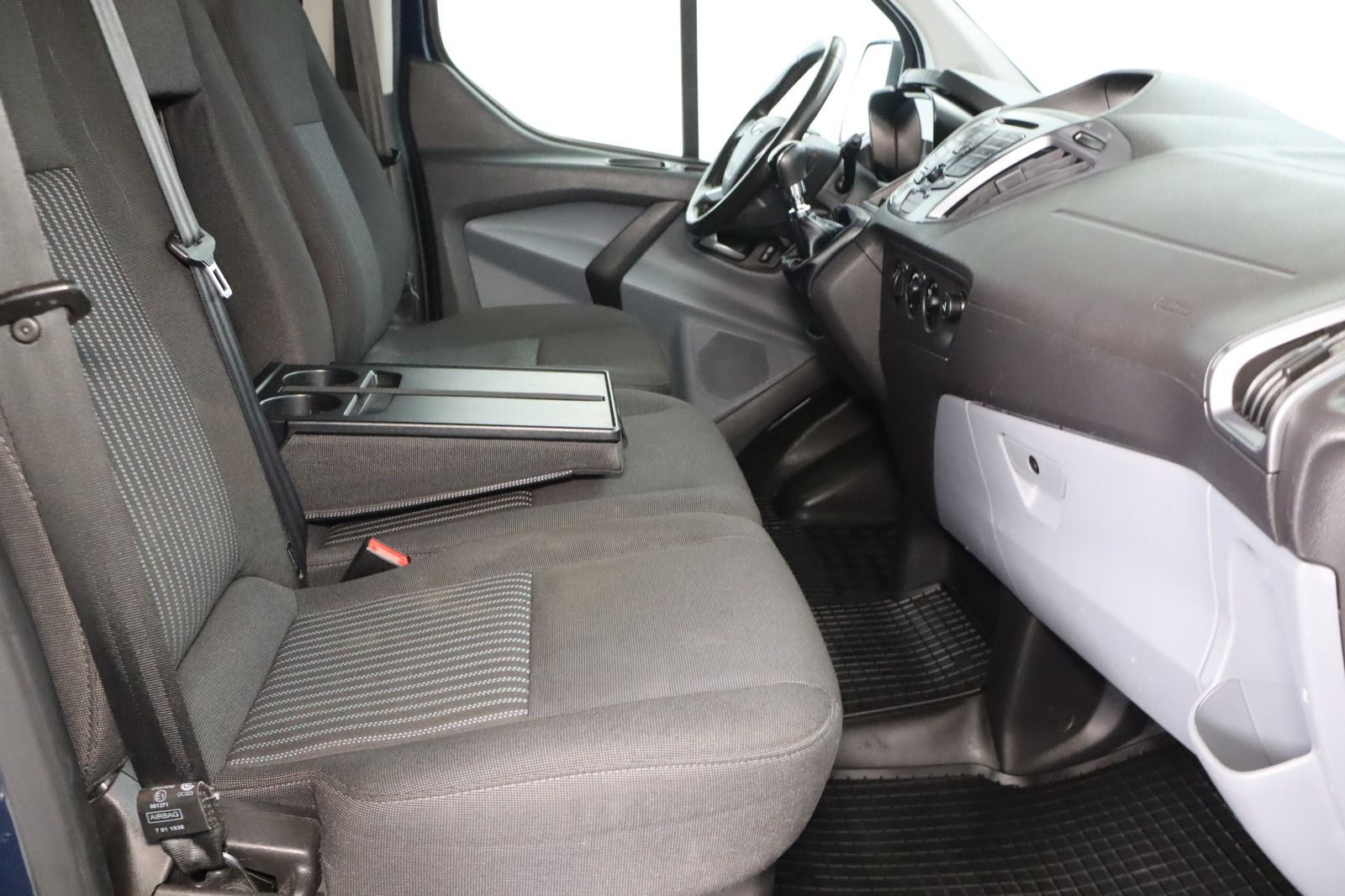 Fahrzeugabbildung Ford Transit Custom Kombi 310 L1 H1 Trend 2.0 EcoBlue