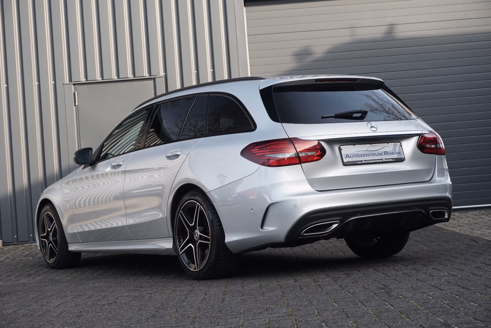 Mercedes-Benz C 300T AMG Multib RFK PANO SHZ NAV Ambiente ACC