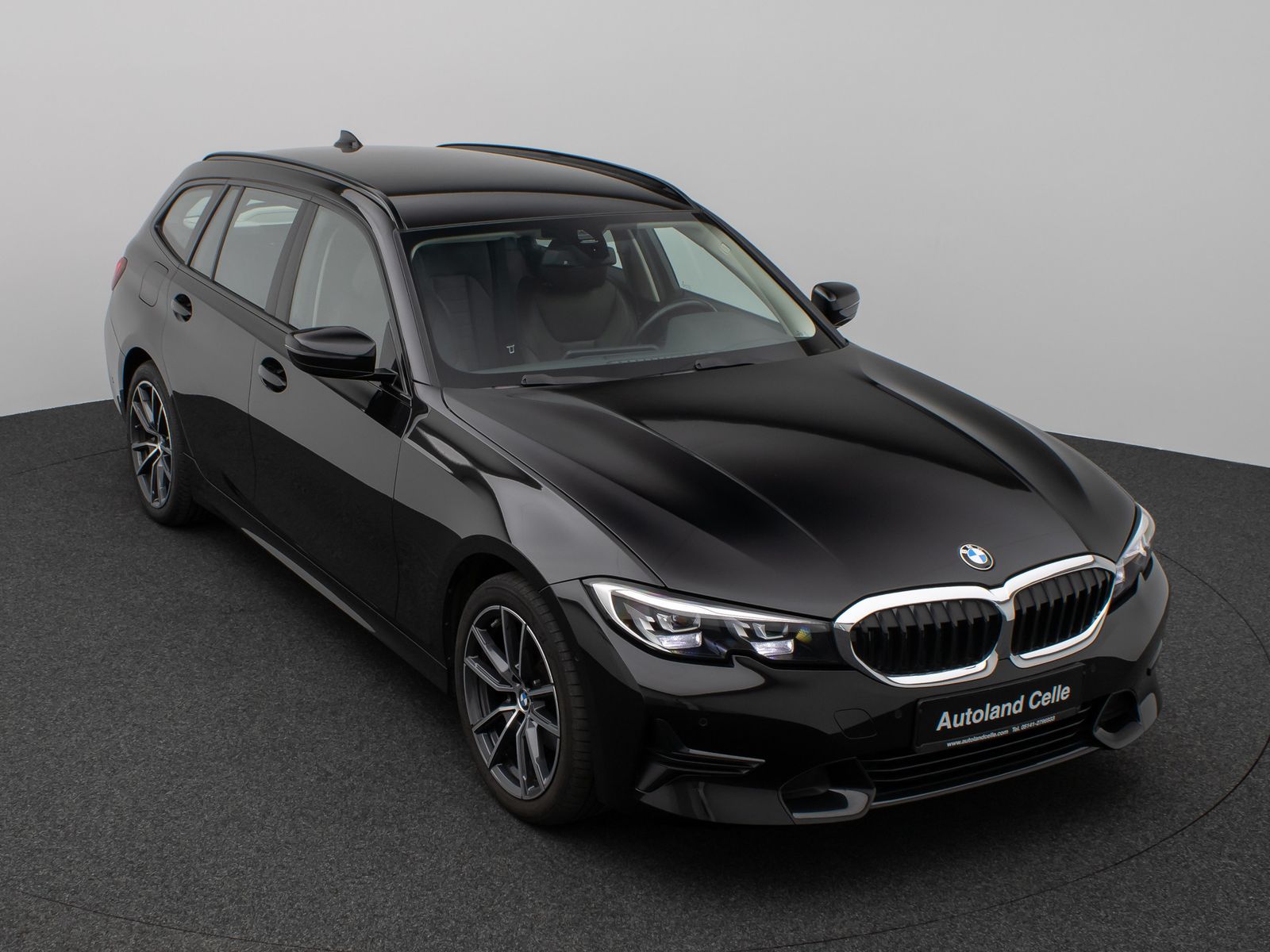 Fahrzeugabbildung BMW 320d xD Sport Line Kamera DAB HiFi Alarm AHK LED