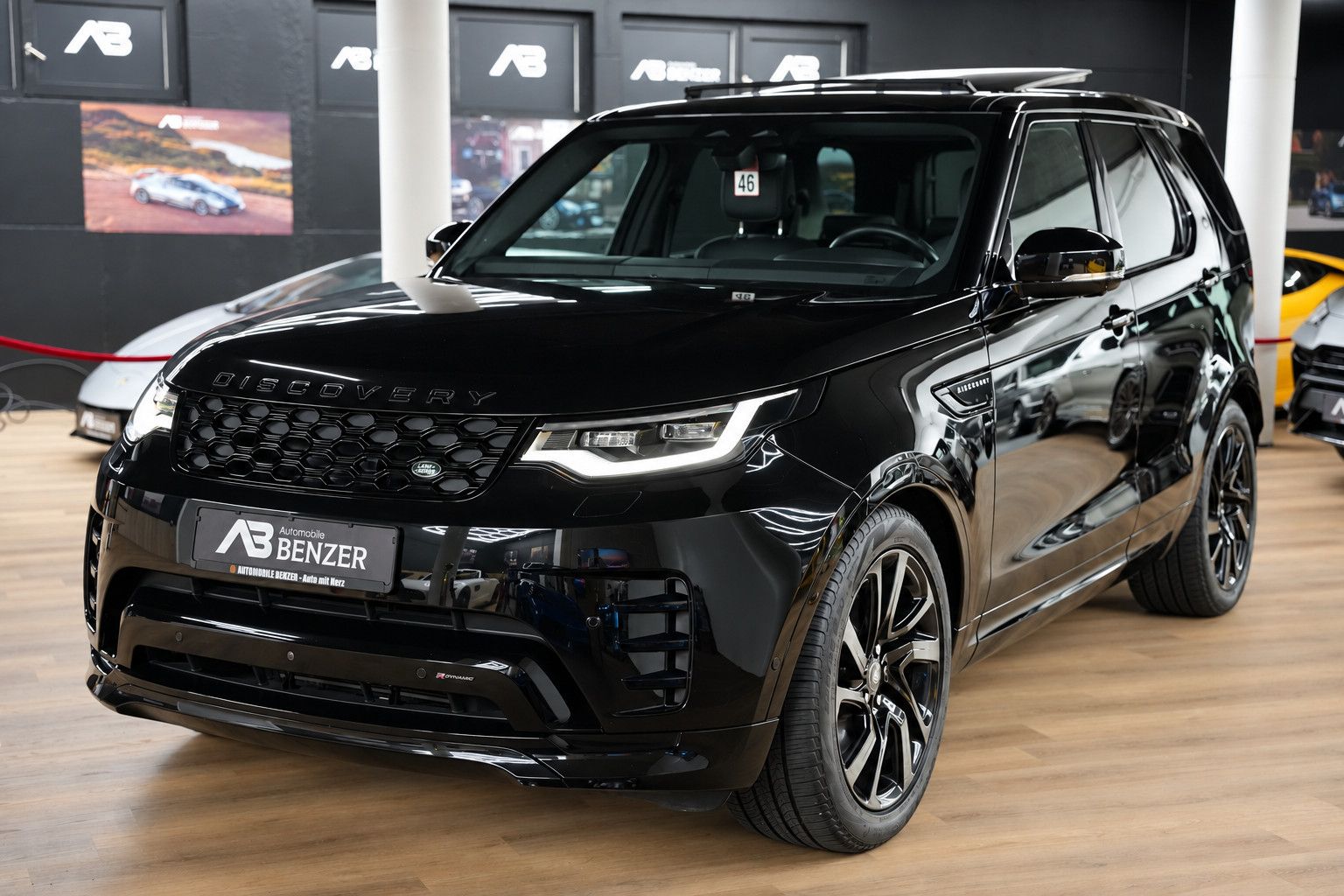 Fahrzeugabbildung Land Rover Discovery SE*R-Dynamic*7-Sitz*Pano*Meridian*360°