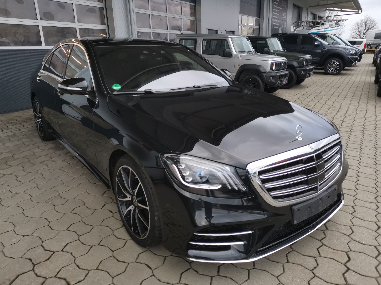 MERCEDES-BENZ S 560  4Matic AMG-Plus / Line Standheizung Pano