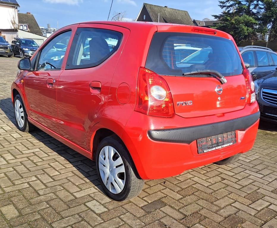 Nissan Pixo