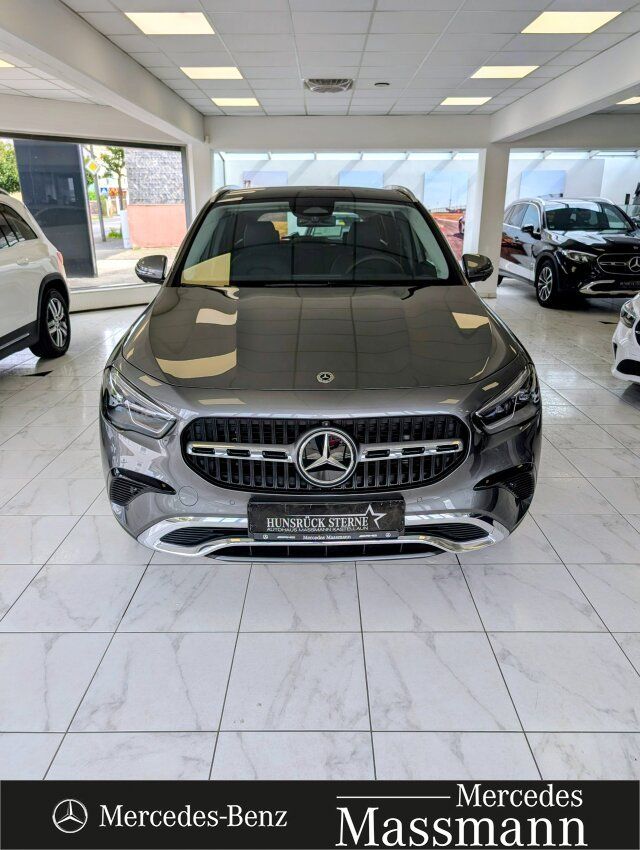 Mercedes-Benz GLA 220 d 4MATIC Progressive Pano.-Dach