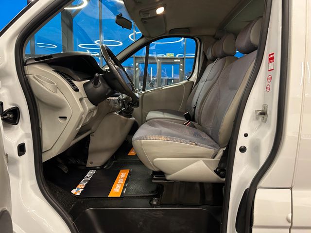 Renault Trafic Combi L1H1 2,7t  verglast*9- Sitzer*AHK*