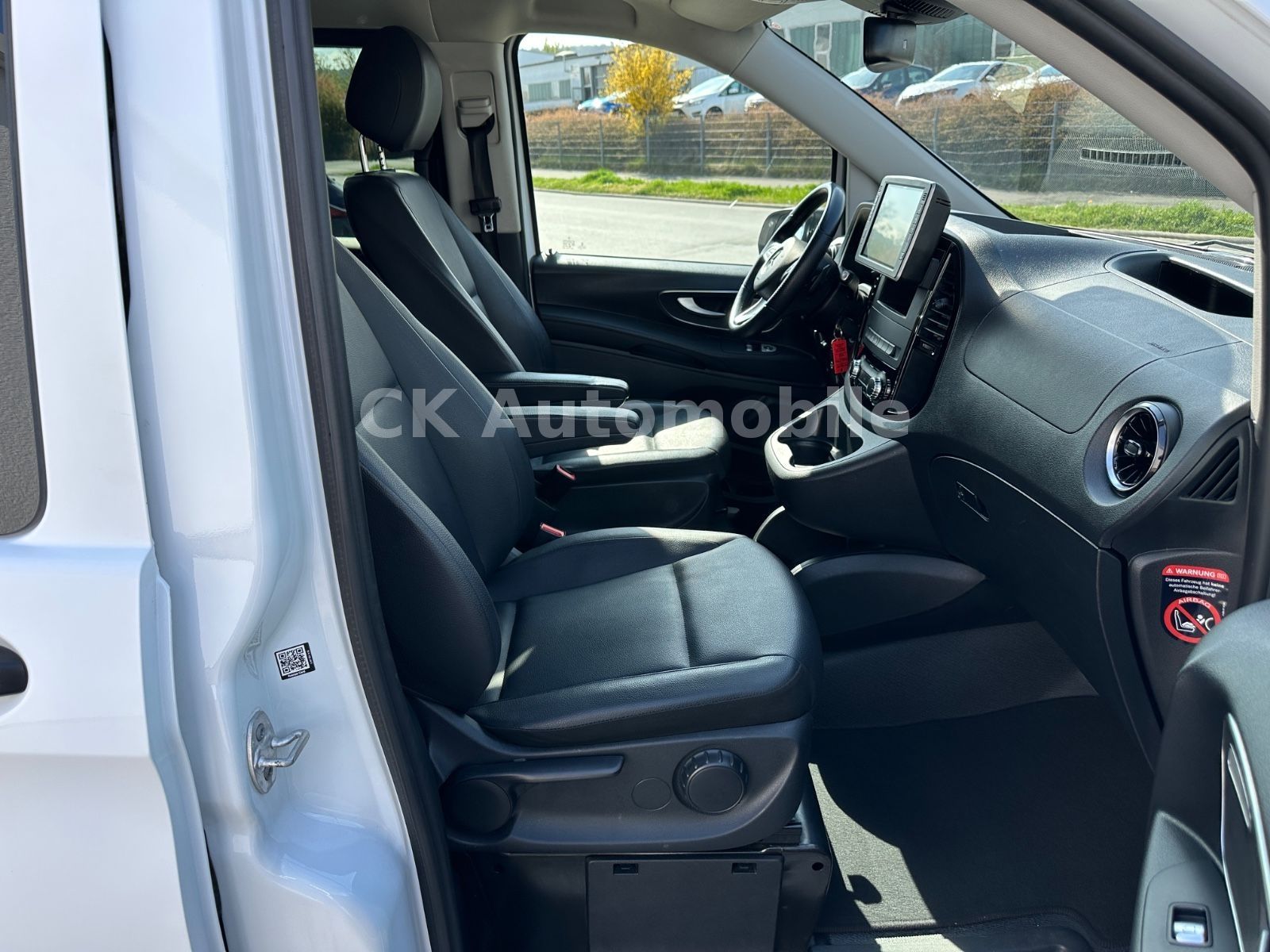 Fahrzeugabbildung Mercedes-Benz Vito Mixto 119 Lang Autom./5 Sitze/Navi/LED/AHK