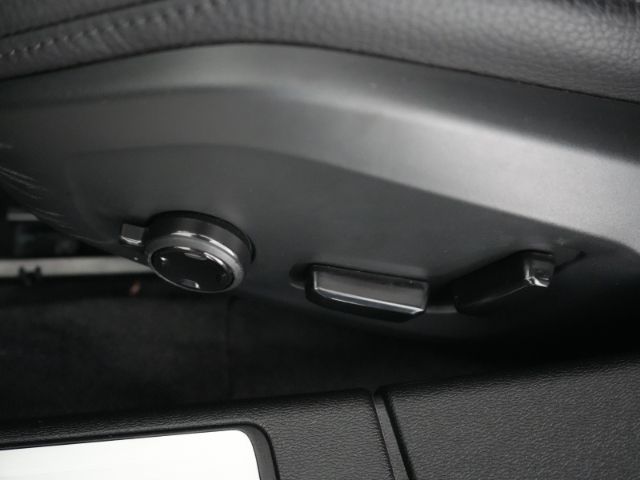 V60 KOMBI INSCRIPTION D AT+AHK+NAVI+LED-SCHEINWE