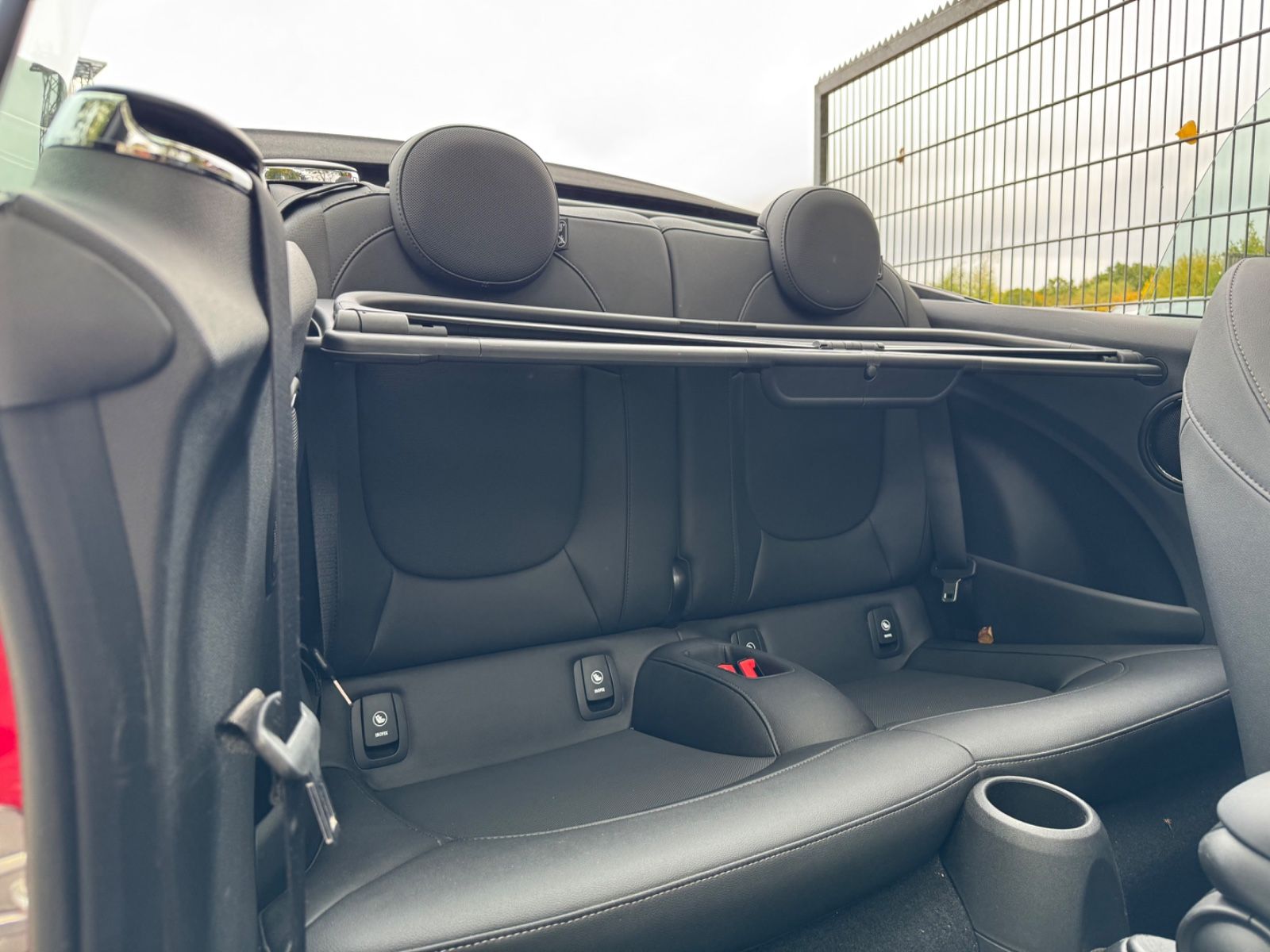 Fahrzeugabbildung MINI COOPER Cabrio Cooper*SHZ*PDC*CAM*LED