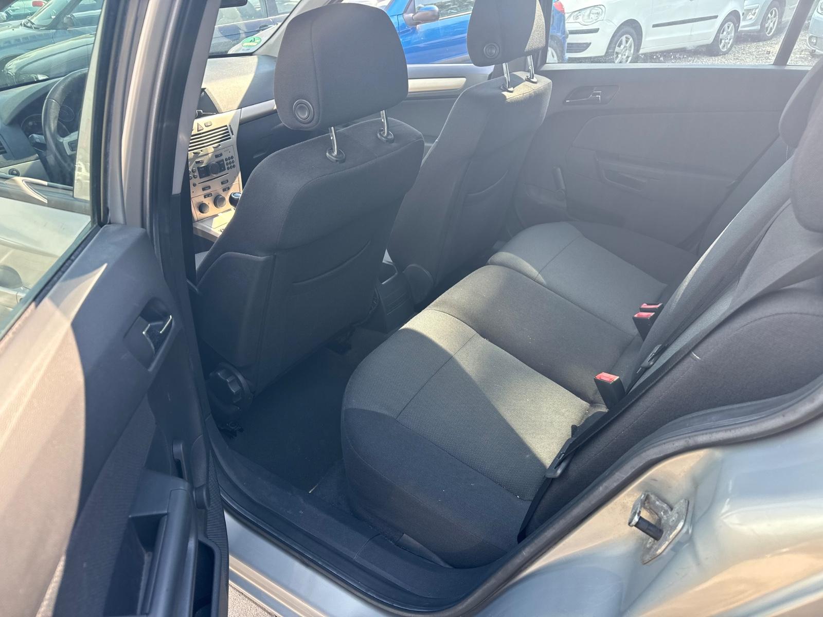 Opel Astra 2007 — photo 7