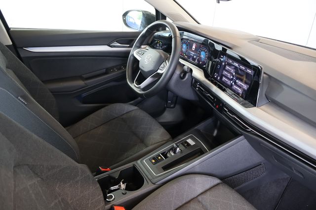 Volkswagen Golf VIII Life 1.0 eTSI AID+ACC+LED+CARPLAY