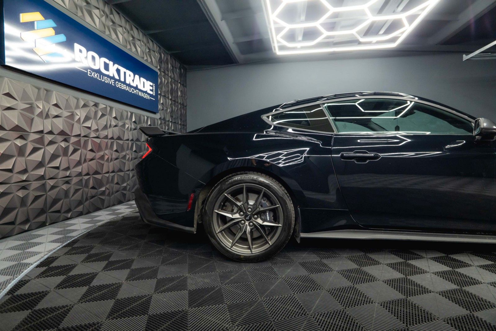Fahrzeugabbildung Ford Mustang 5.0 Ti-VCT V8 Dark Horse TREMEC 6-Gang