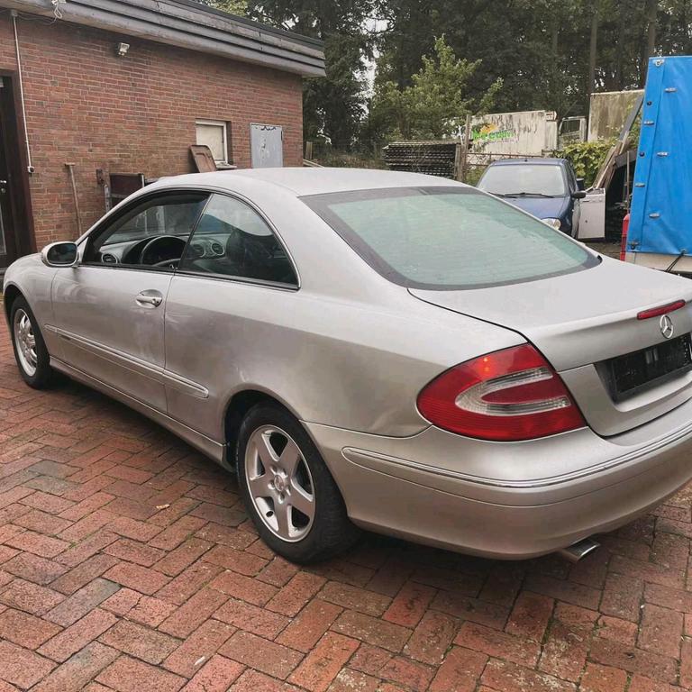 Mercedes-Benz CLK 240