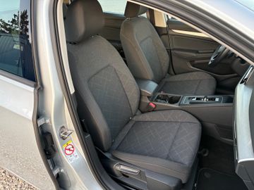 Volkswagen Golf - 11