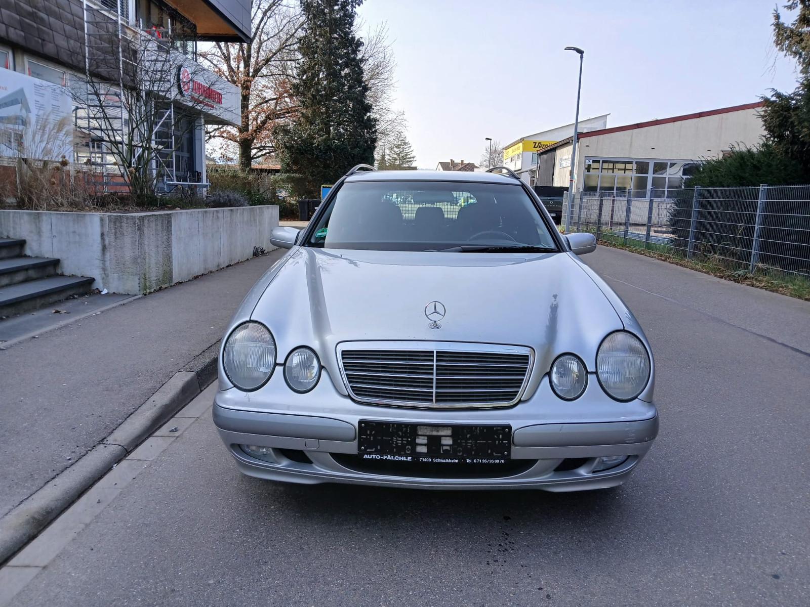 Mercedes-Benz E 220 CDI T CLASSIC
