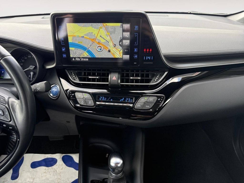 Fahrzeugabbildung Toyota C-HR Hybrid Flow