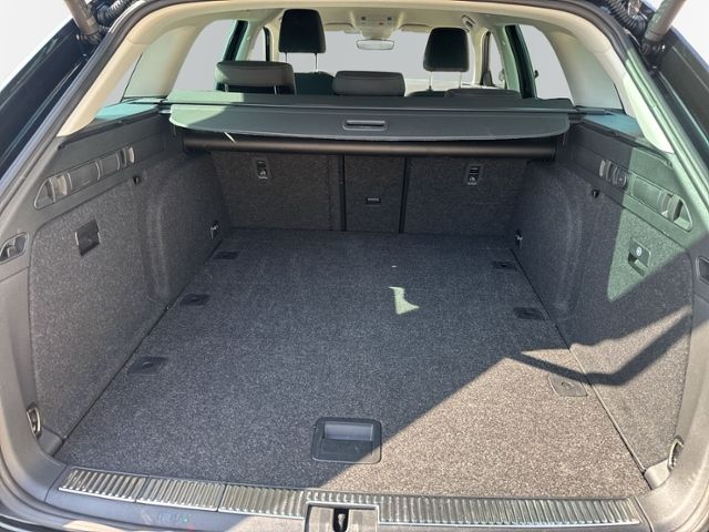 Superb Combi 2.0 TDI Ambition LED+NAVI+RFK+AHK