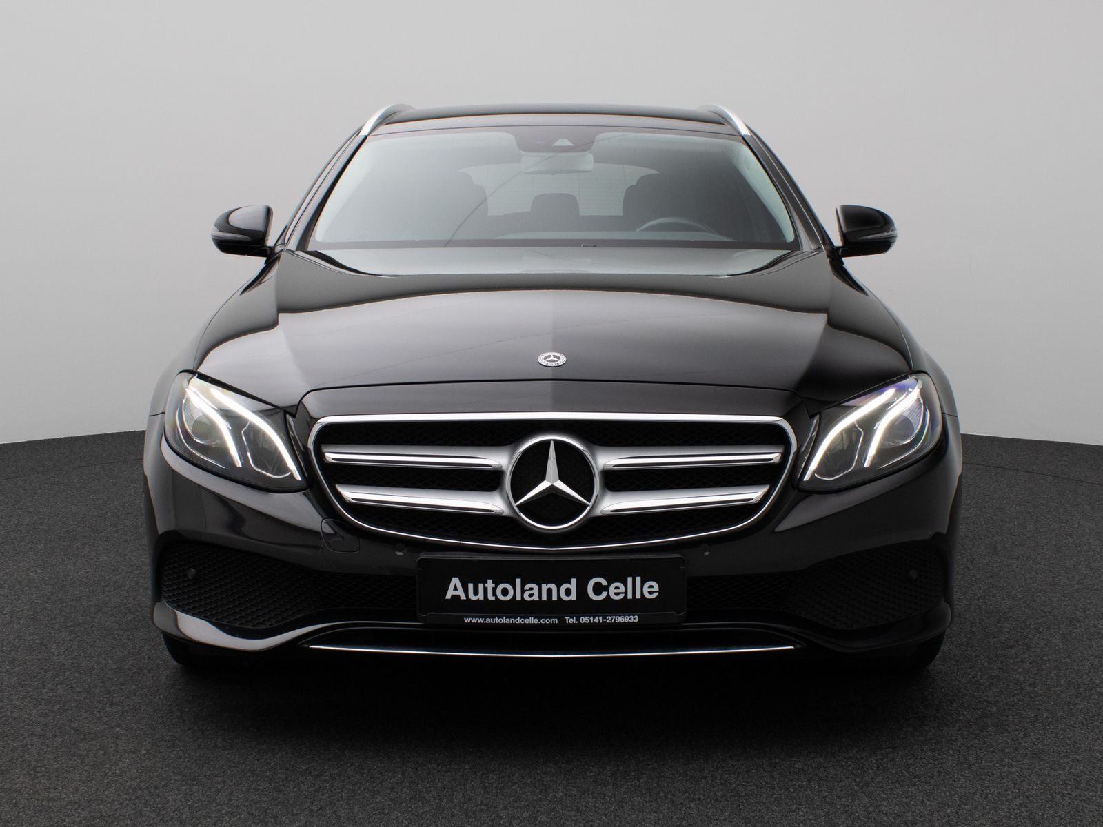Fahrzeugabbildung Mercedes-Benz E 220d T-Modell Avantgarde Kamera AHK Tempomat