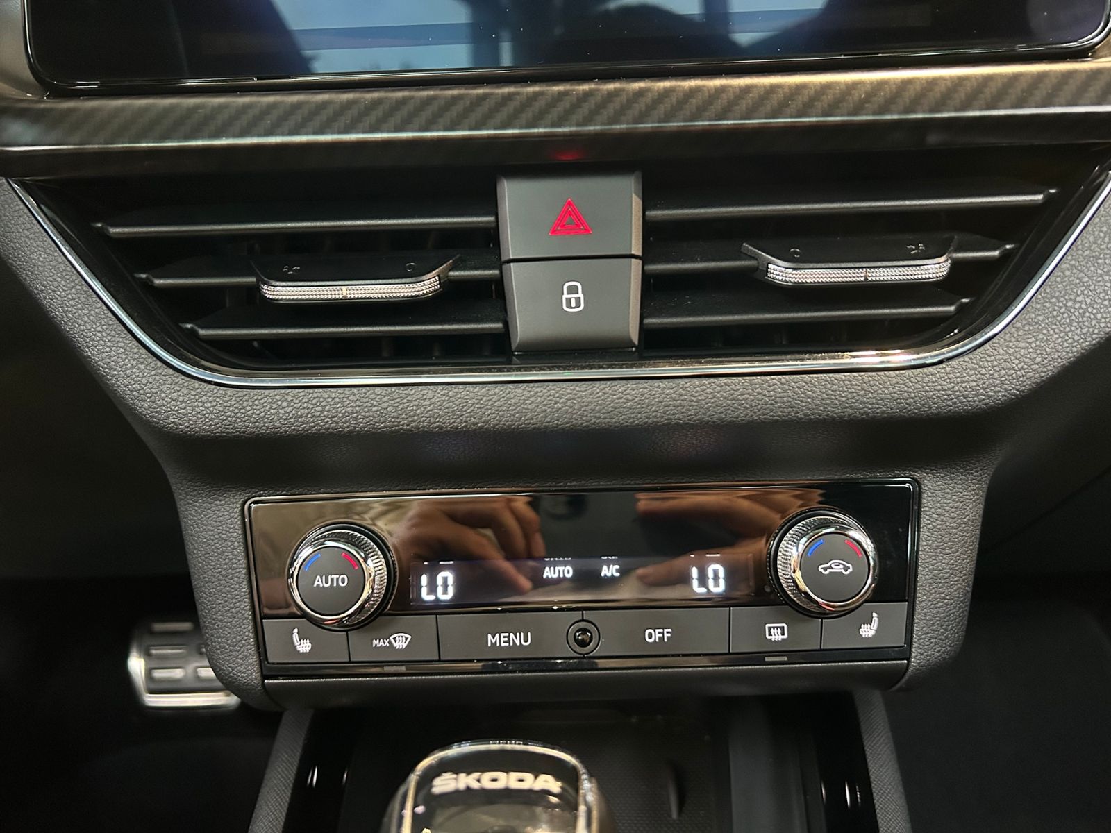 Fahrzeugabbildung SKODA KAMIQ Monte Carlo PANO LED NAVI