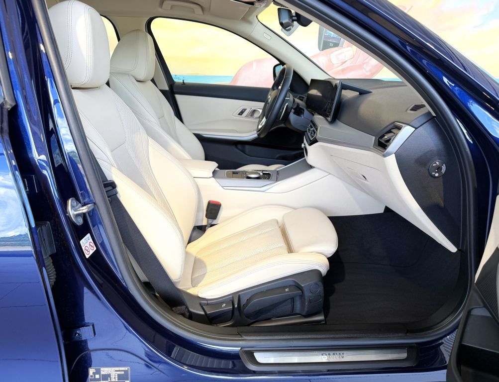 BMW 320i Tour Individual HUD+KAM+NAVI-LivePro+LEDer foto 5