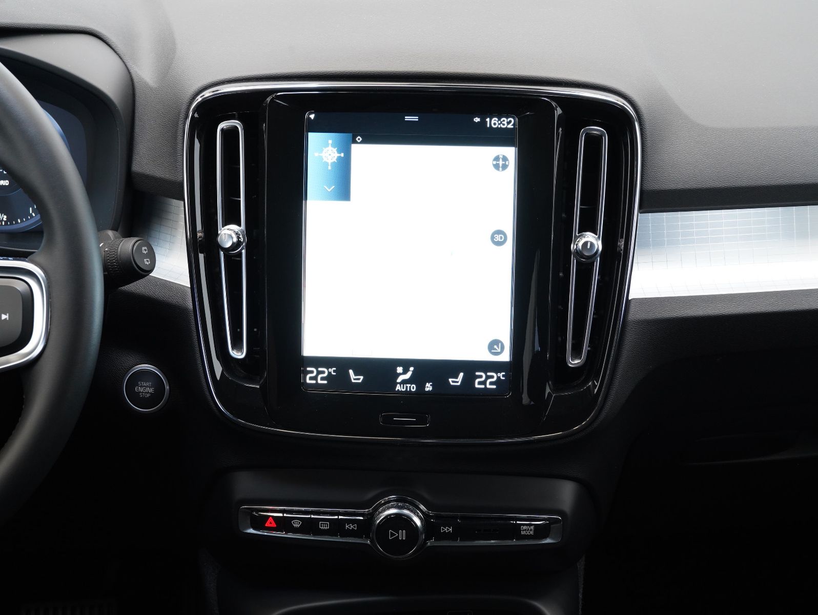 Fahrzeugabbildung Volvo XC40 T4 Recharge Plug-In Hybrid R Inscription Ex