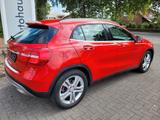 Mercedes-Benz GLA 200 GLA -Klasse - rote Mercedes-Benz GLA 200