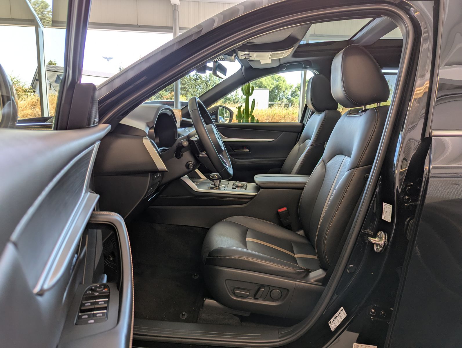 Fahrzeugabbildung Mazda CX-80 3.3L E-SKYACTIV D 254 HOMURA+ 6-Sitze Pano