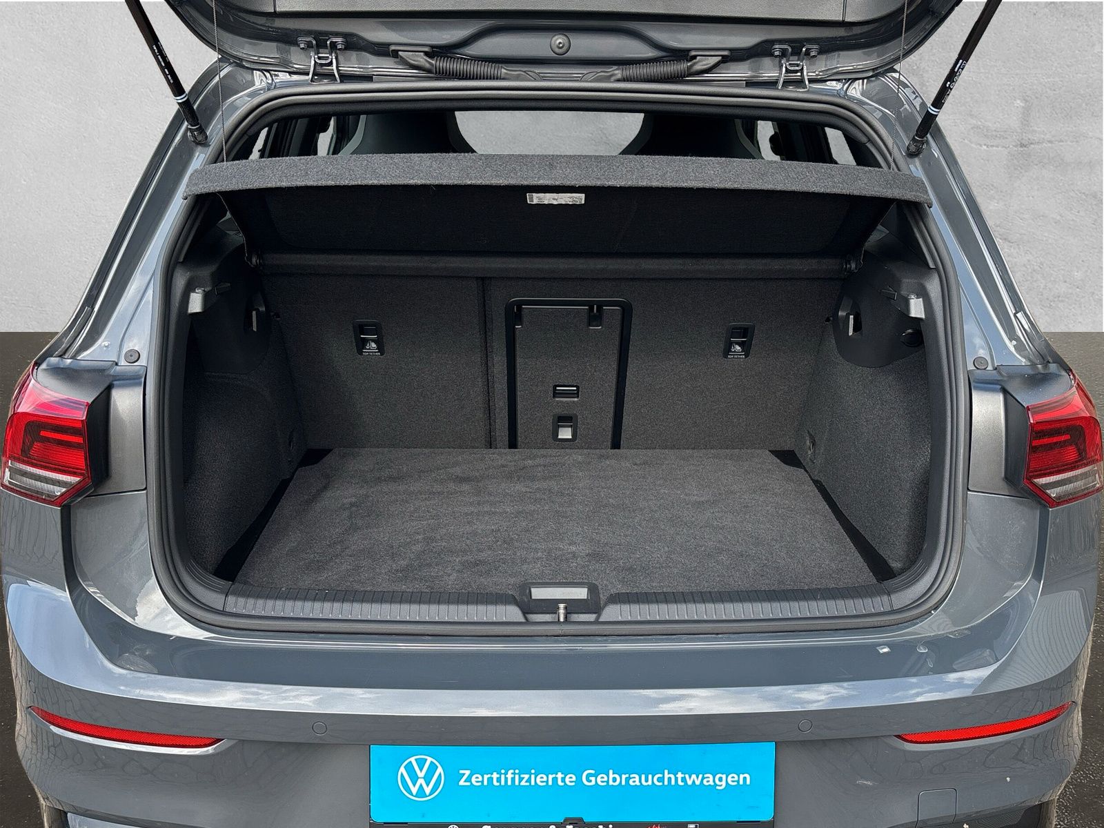 Fahrzeugabbildung Volkswagen Golf R-Line 2.0 TDI DSG RFK LED-Plus App-Connect