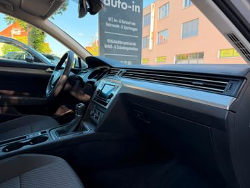 Volkswagen Passat Variant - 12
