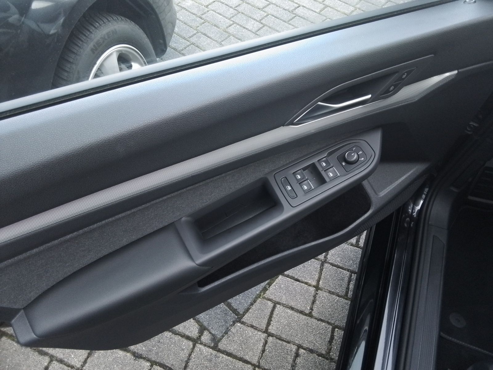 Fahrzeugabbildung Volkswagen Golf VIII TDI DSG AHK PANO RFK HuD ACC LED AID N