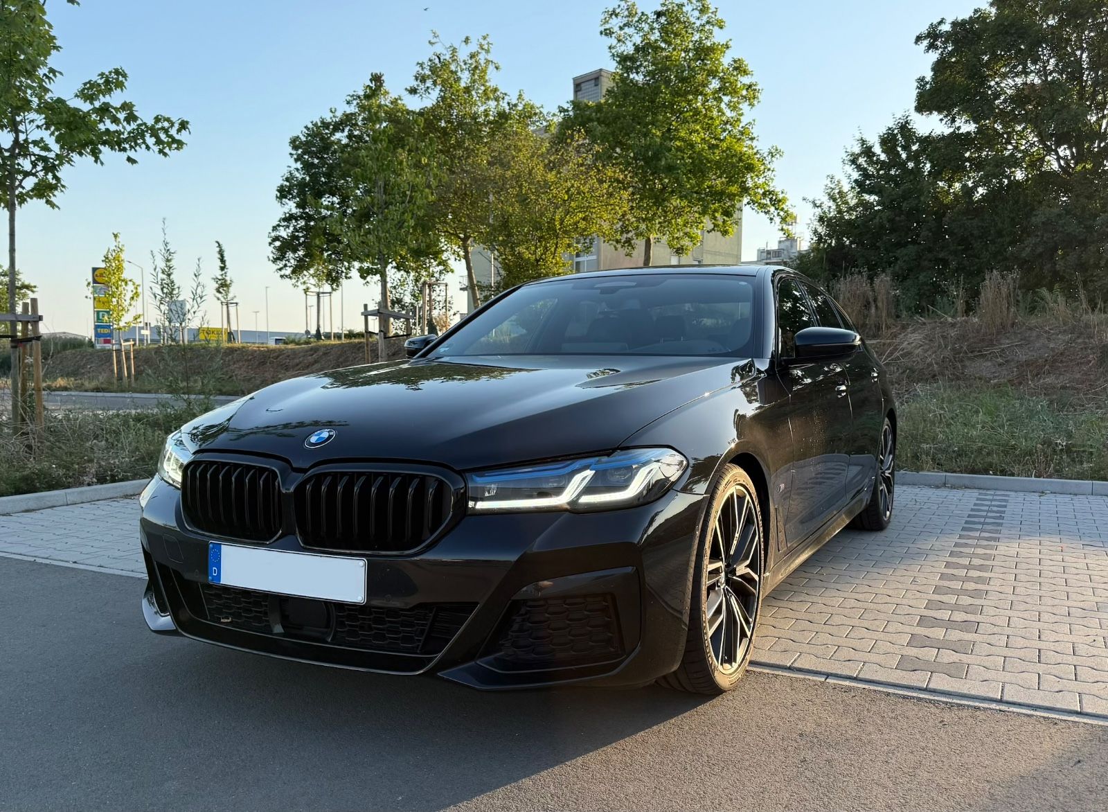 BMW 540i M-Paket | B&amp;W Diamond | Laserlicht | DAB