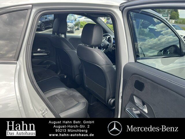 Fahrzeugabbildung Mercedes-Benz GLA 200 AMG/NIGHT/MULTIB./AHK/360/PANO/TOTW./...