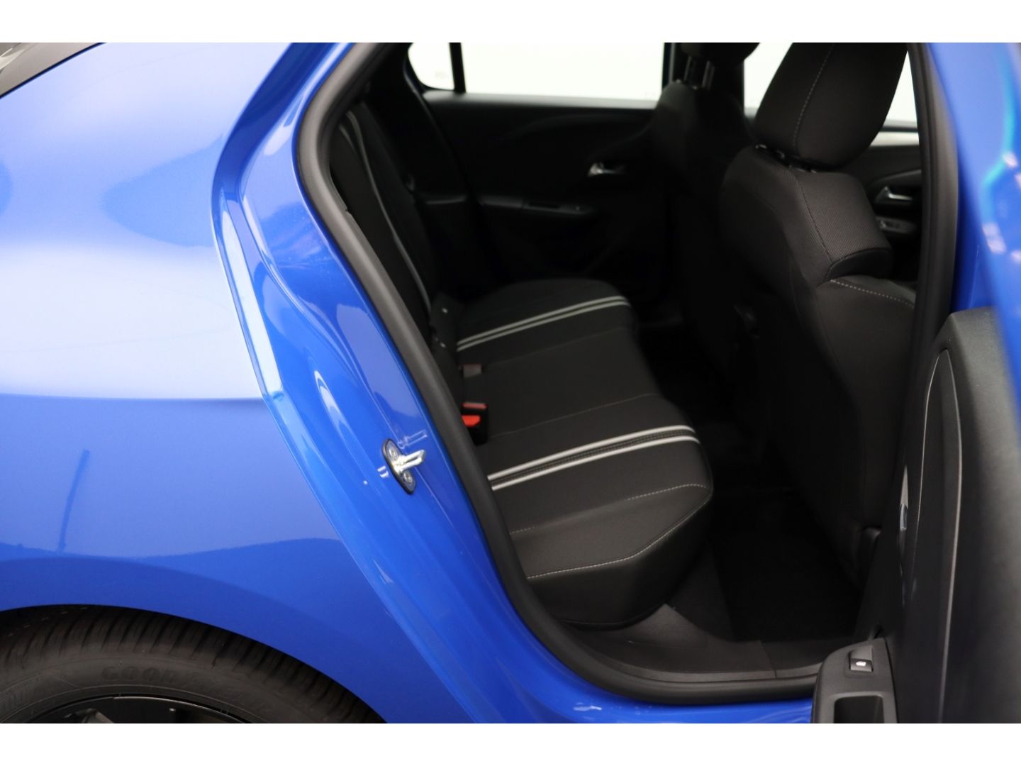 Fahrzeugabbildung Opel Corsa F 1.2 Automatik Totwinkelassistent LED