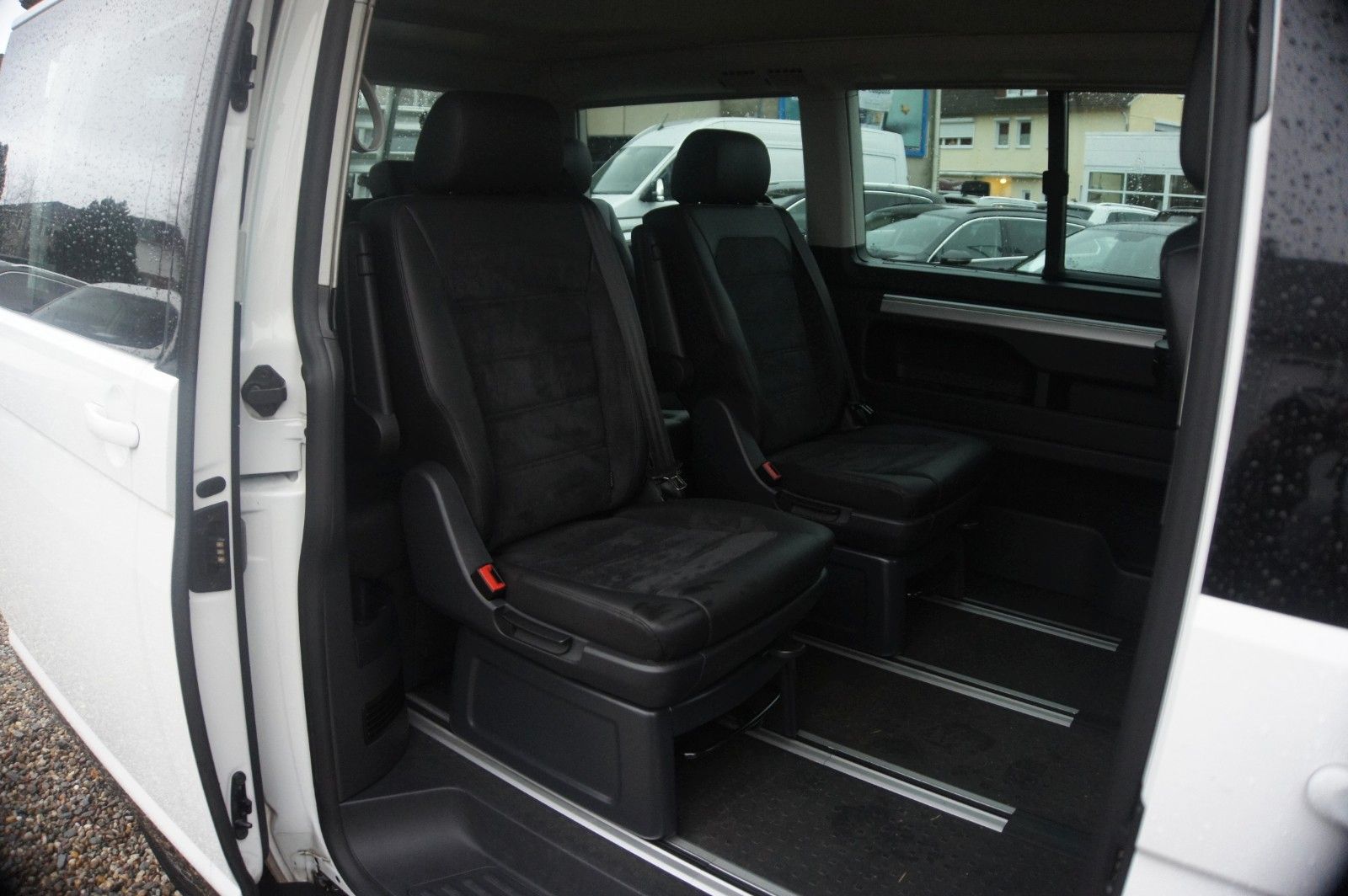 Fahrzeugabbildung Volkswagen T6 California California Beach Edition Aufstelld