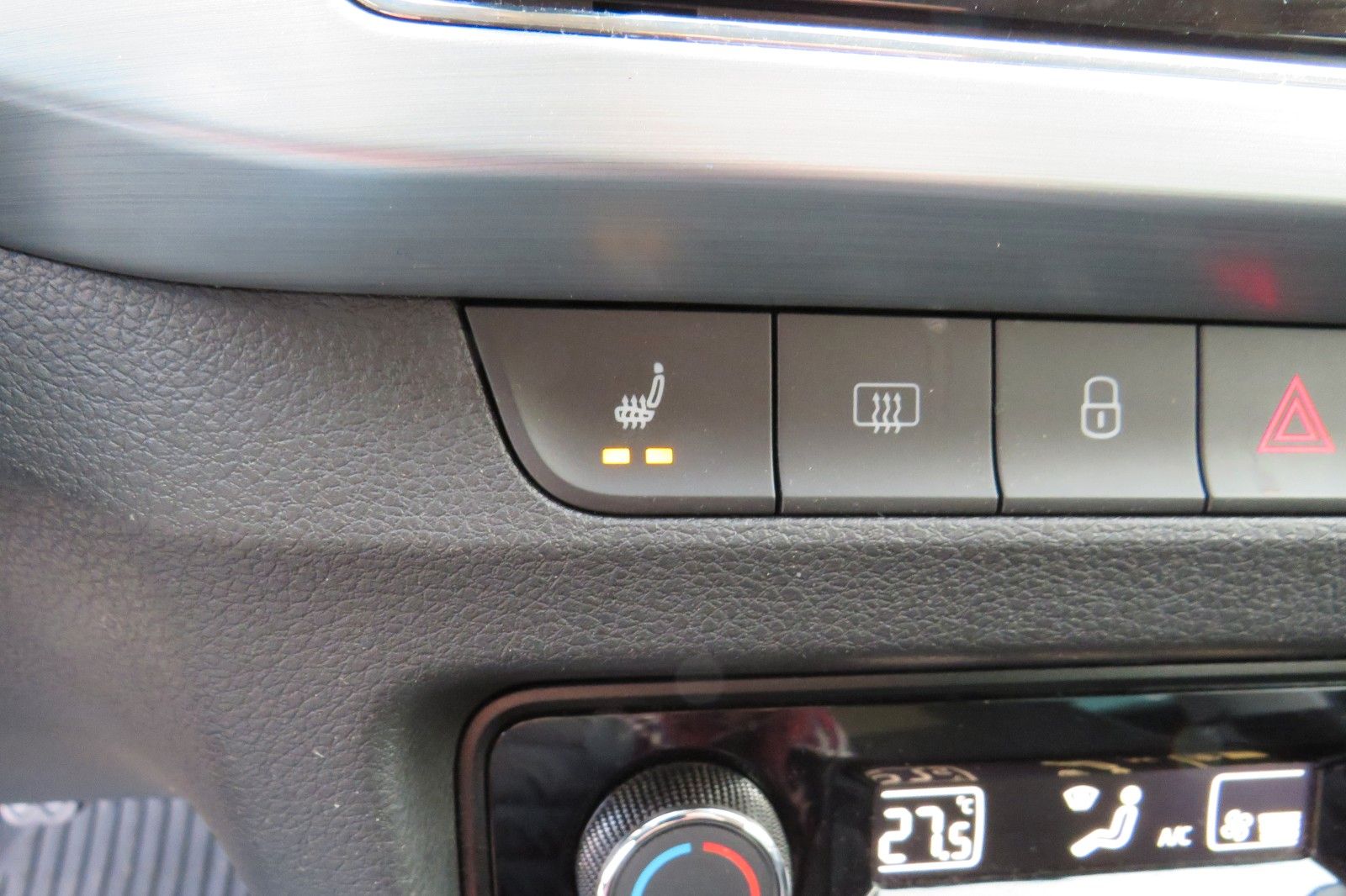 Fahrzeugabbildung SKODA Fabia Combi Ambition KLIMA SITZH. GRA PDC APP-C.