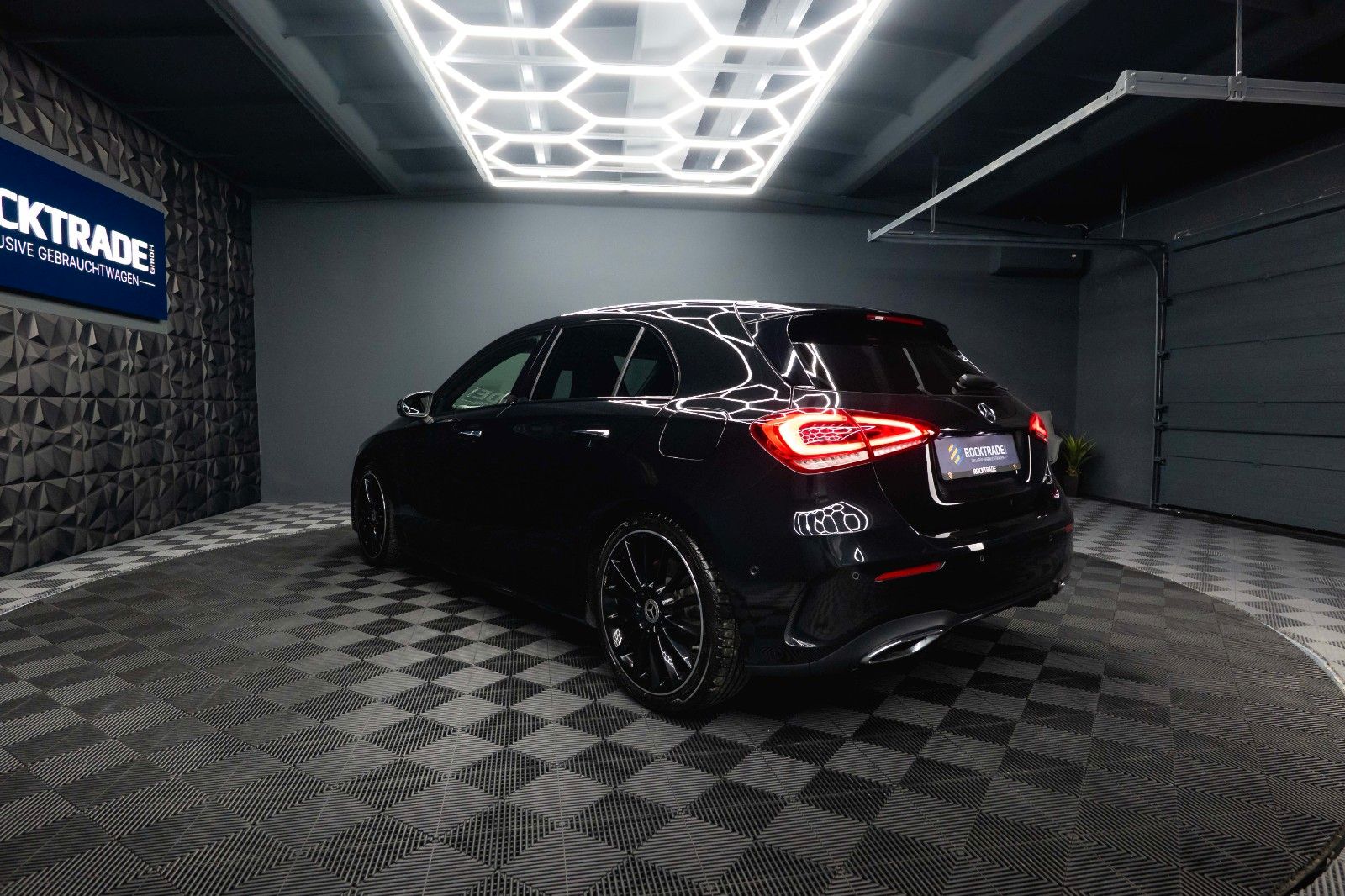 Fahrzeugabbildung Mercedes-Benz A 250 AMG Line Night-Paket *ACC*Head Up*DAB*19%*