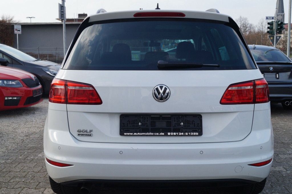 Fahrzeugabbildung Volkswagen GOLF SPORTSVAN VII SOUND BMT*PANORAMA+AHK+NAVI*