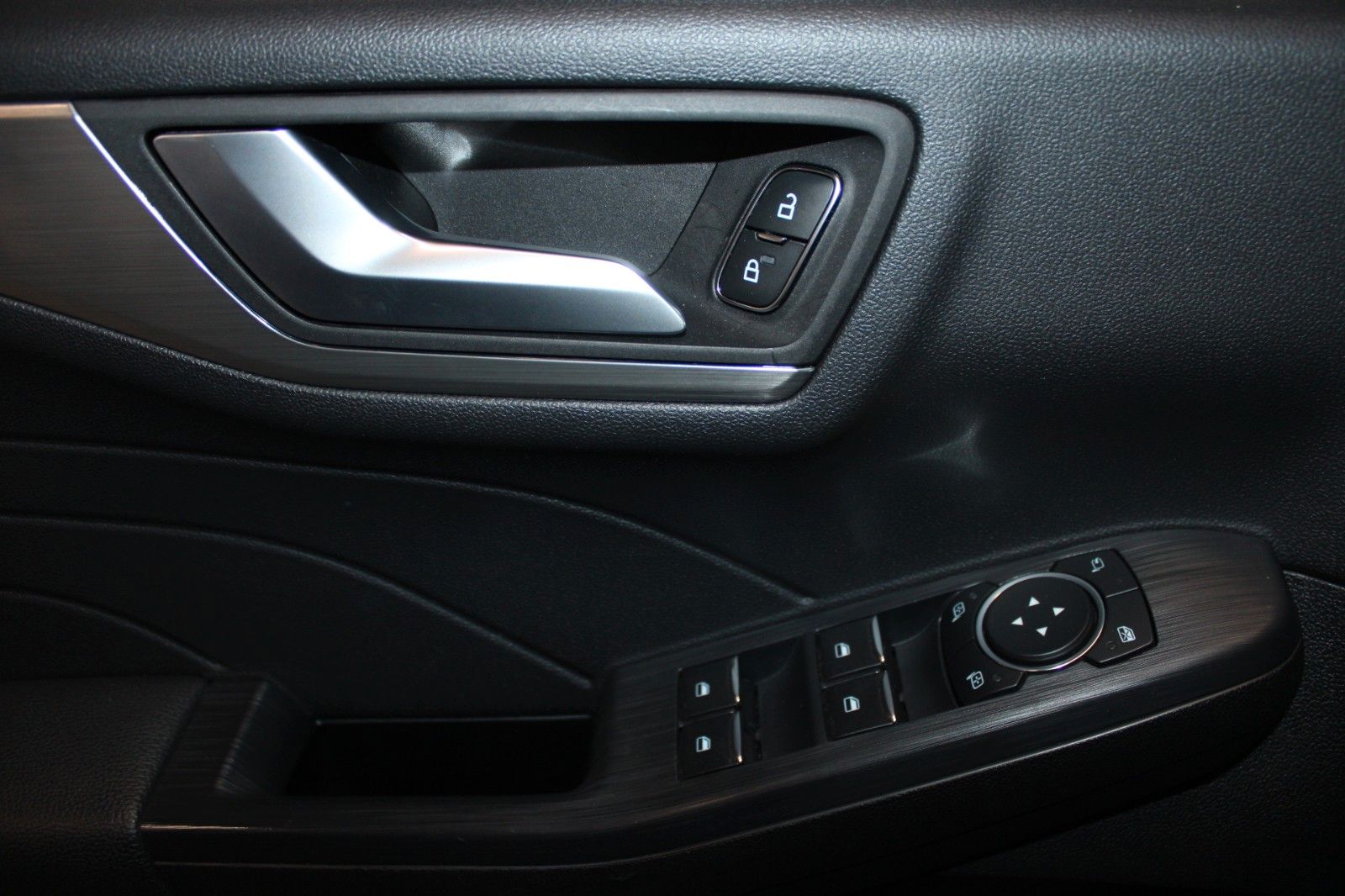 Fahrzeugabbildung Ford Kuga PHEV Titanium X AHK LED HUD 2xCam WinterP.