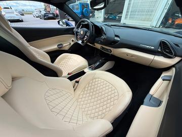 صورة مصغرة 34 لـ 2016 Ferrari 488 GTB