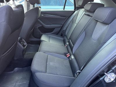 Fahrzeugabbildung SKODA Octavia Combi 2.0 TDI DSG Ambition NAV+LED+AHK