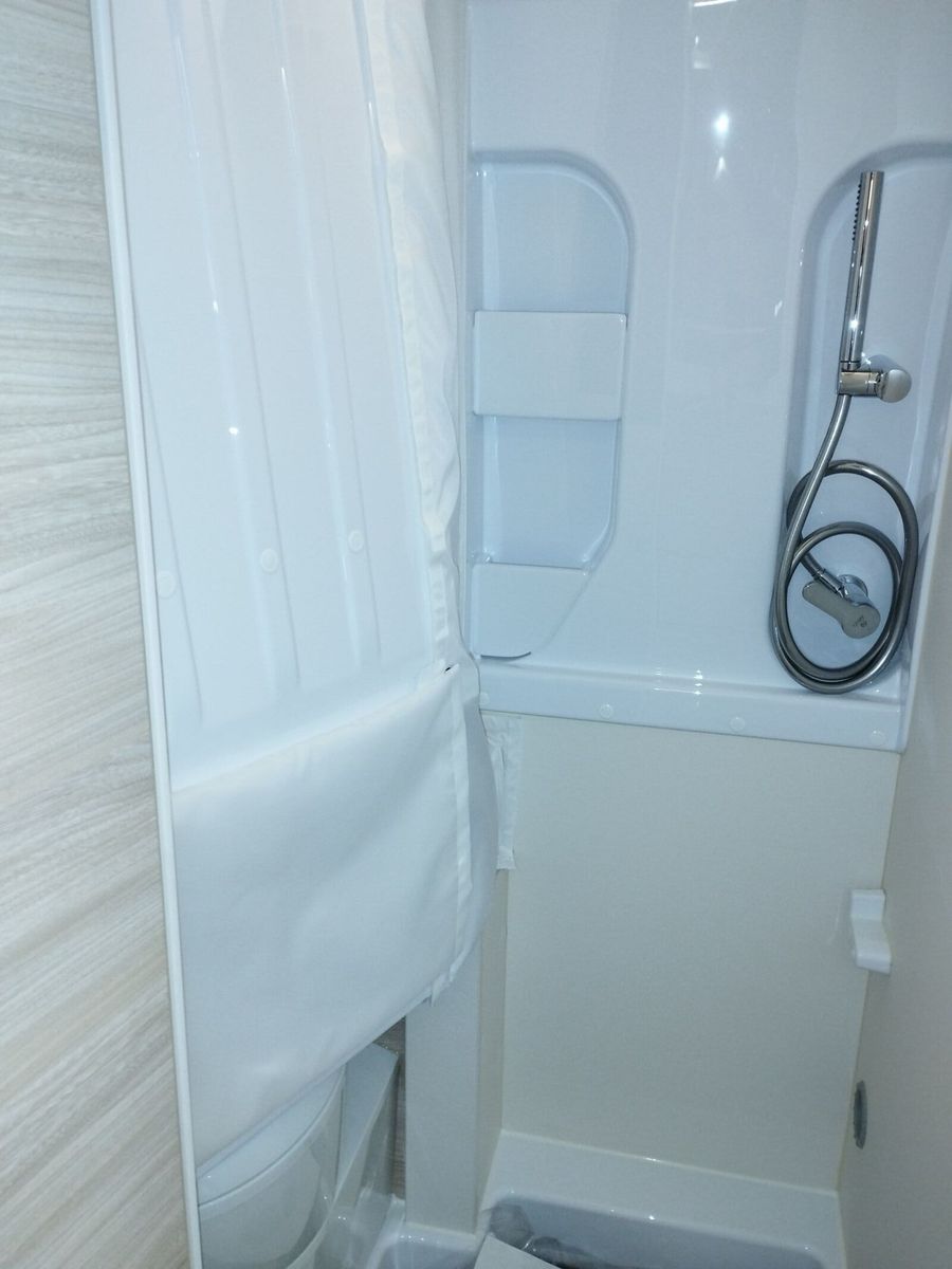 Fahrzeugabbildung Eura Mobil Van V 595 HB RFK, Klimaauto, Fahrassistenzpaket