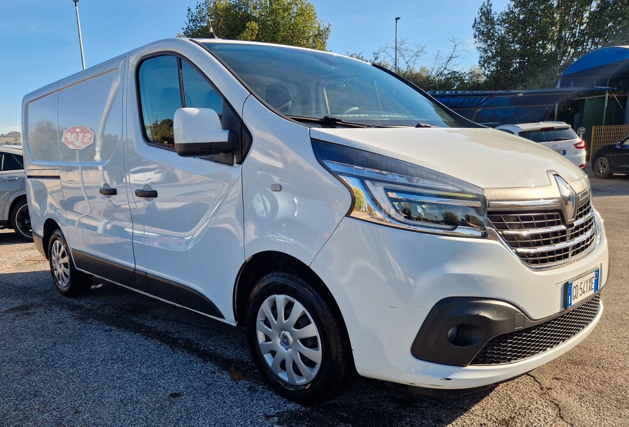 Renault Trafic - 1
