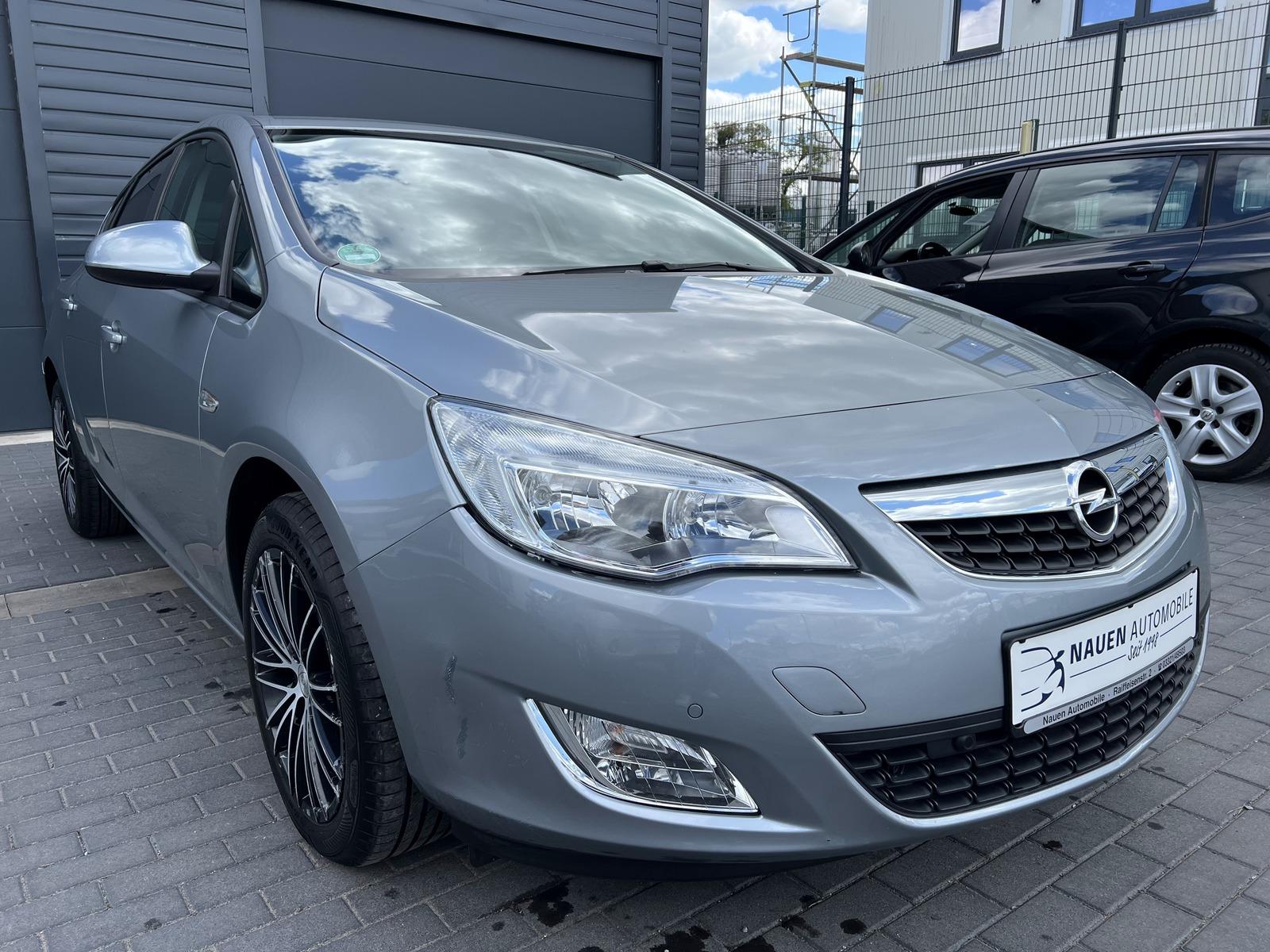 Opel Astra J 1.6 Automatik Design Edition+1.Hand+Temp