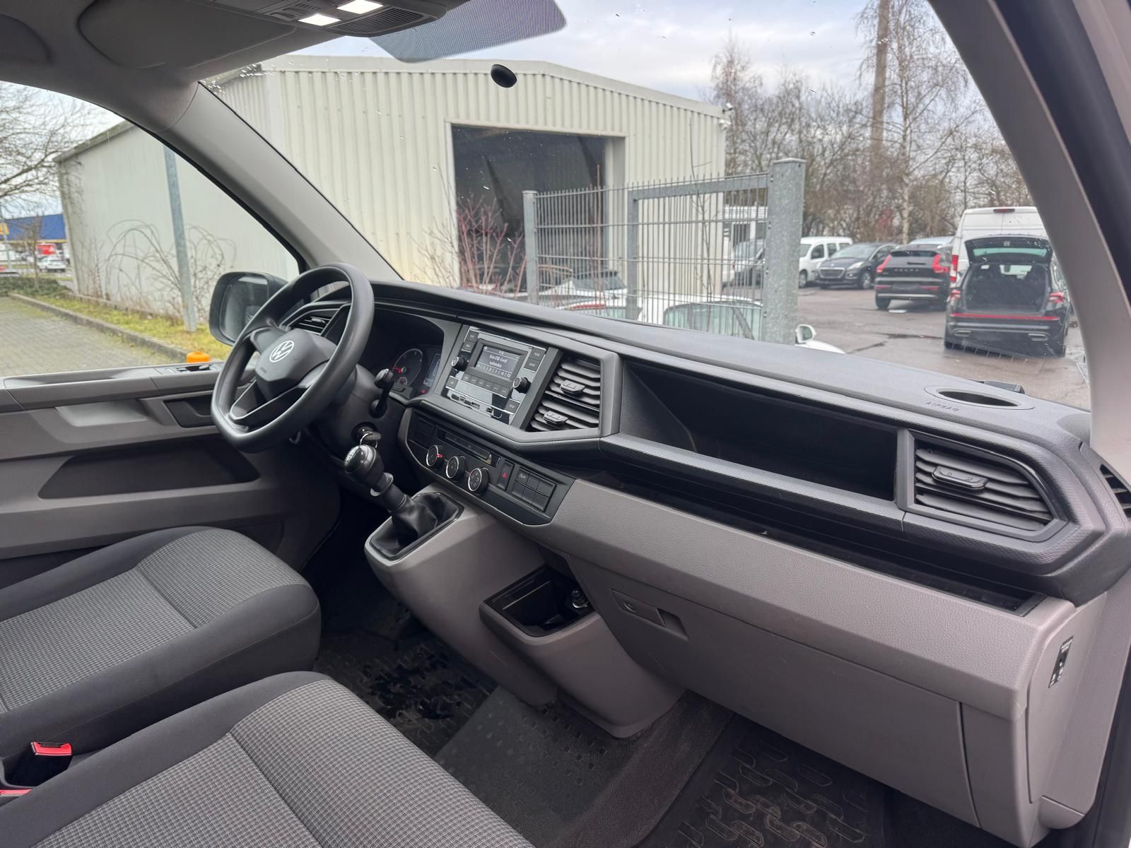 Fahrzeugabbildung Volkswagen T6.1 Transporter Bluetooth+Klima