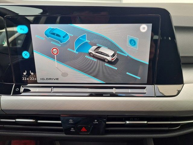 Fahrzeugabbildung Volkswagen Golf VIII Variant TSI Standheizg Kamera ACC LEDp
